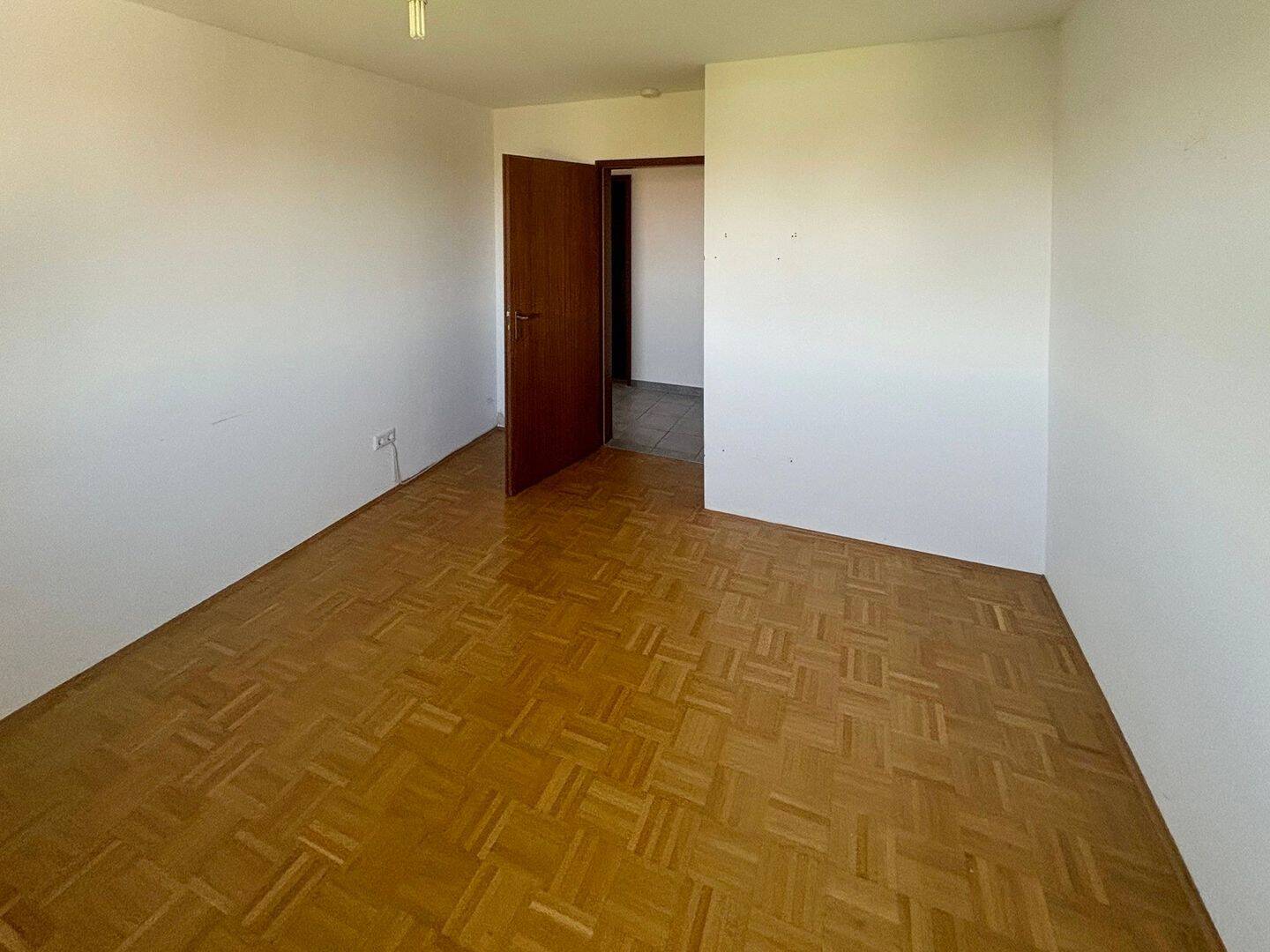 NAHE EKZ VOGELHERD: GEPFLEGTE 3-ZIMMER-ETW MIT SÜDLOGGIA UND TG-EINZELSTELLPLATZ IM 7. OG – Nürnberg – Vorschaubild 7