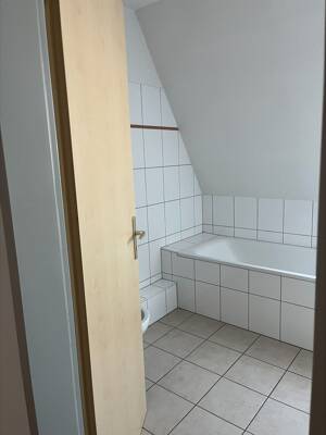 *Renovierte* 2 Zimmer Wohnung in zentraler Lage von Düsseldorf – 40231 Düsseldorf – Vorschaubild 2