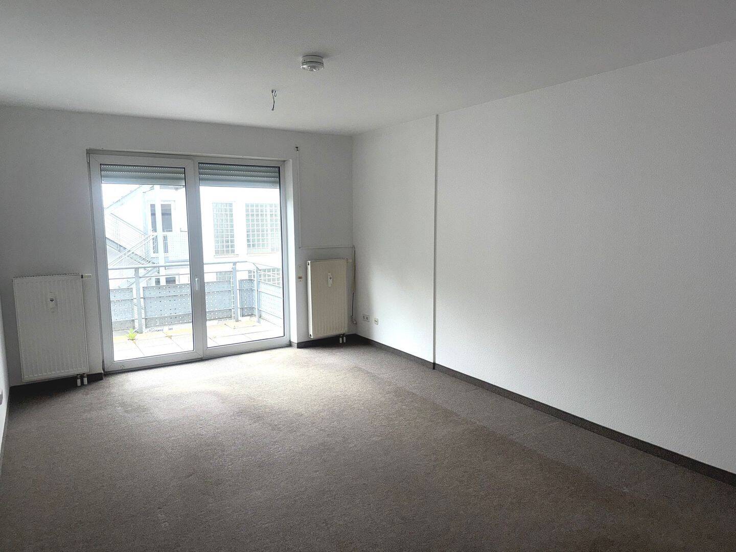 BARRIEREFREI - 2-RAUM- APARTMENT MIT BALKON - SENIOR LIVING - – Chemnitz – Bild 1 von 9