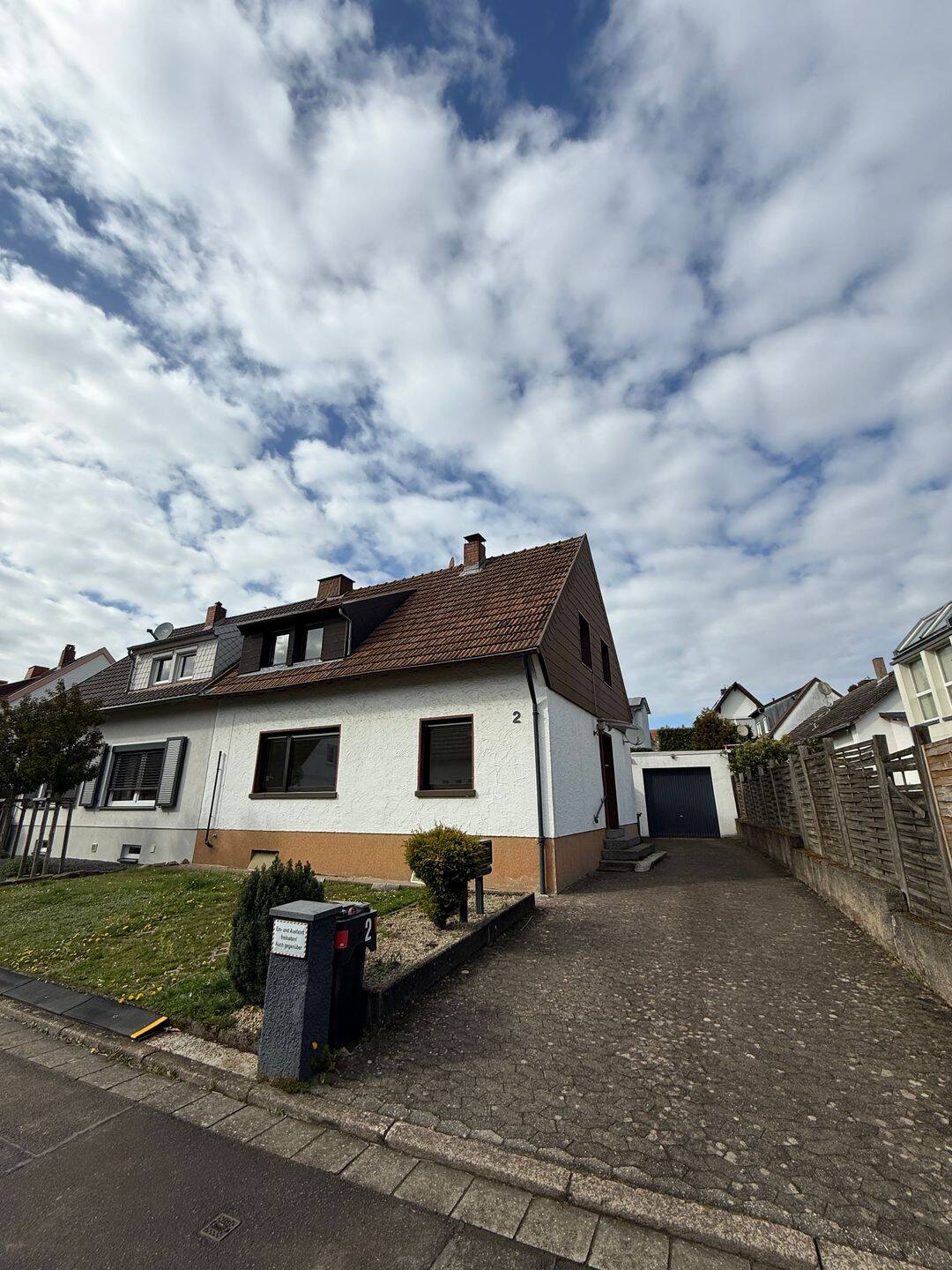 Moderne Doppelhaushälfte auf dem Rastpful – Saarbrücken – Bild 1 von 9