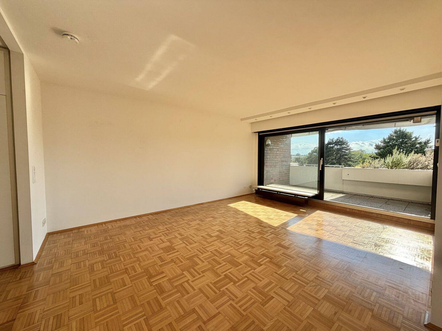 ***MG-Beller Park*** Gepflegte 3- Zimmer Etagenwohnung mit Aufzug, Einbauküche & Garage! – Mönchengladbach – Vorschaubild 4