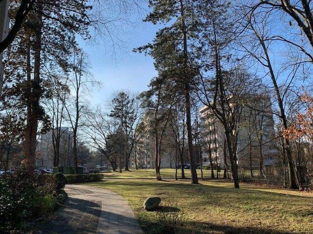 Sonnige 3 Zimmer- Eigentumswohnung mit großer Loggia ... – Nürnberg – Vorschaubild 4