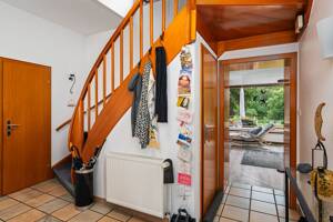 Bremen - Mittelshuchting | Traumhaftes 7-Zimmer-Einfamilienhaus mit Garage, weitläufigem Garten und eigenem See! – 28259 Bremen – Vorschaubild 3