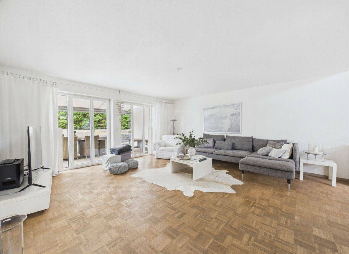 Wellnessgarten trifft auf Loftflair mit Galerie & Kamin – Nürnberg – Vorschaubild 3