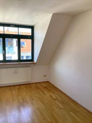 3 Raum Wohnung im Dachgeschoss mit Einbauküche in Sanierung – 4299 Leipzig – Vorschaubild 5