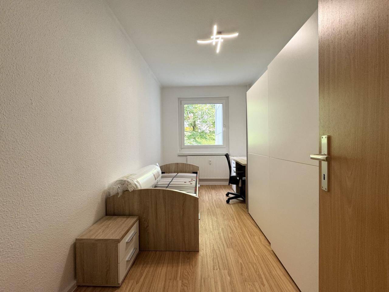 Frisch möblierte 3-Raumwohnung in grüner und ruhiger Lage – Chemnitz – Vorschaubild 7