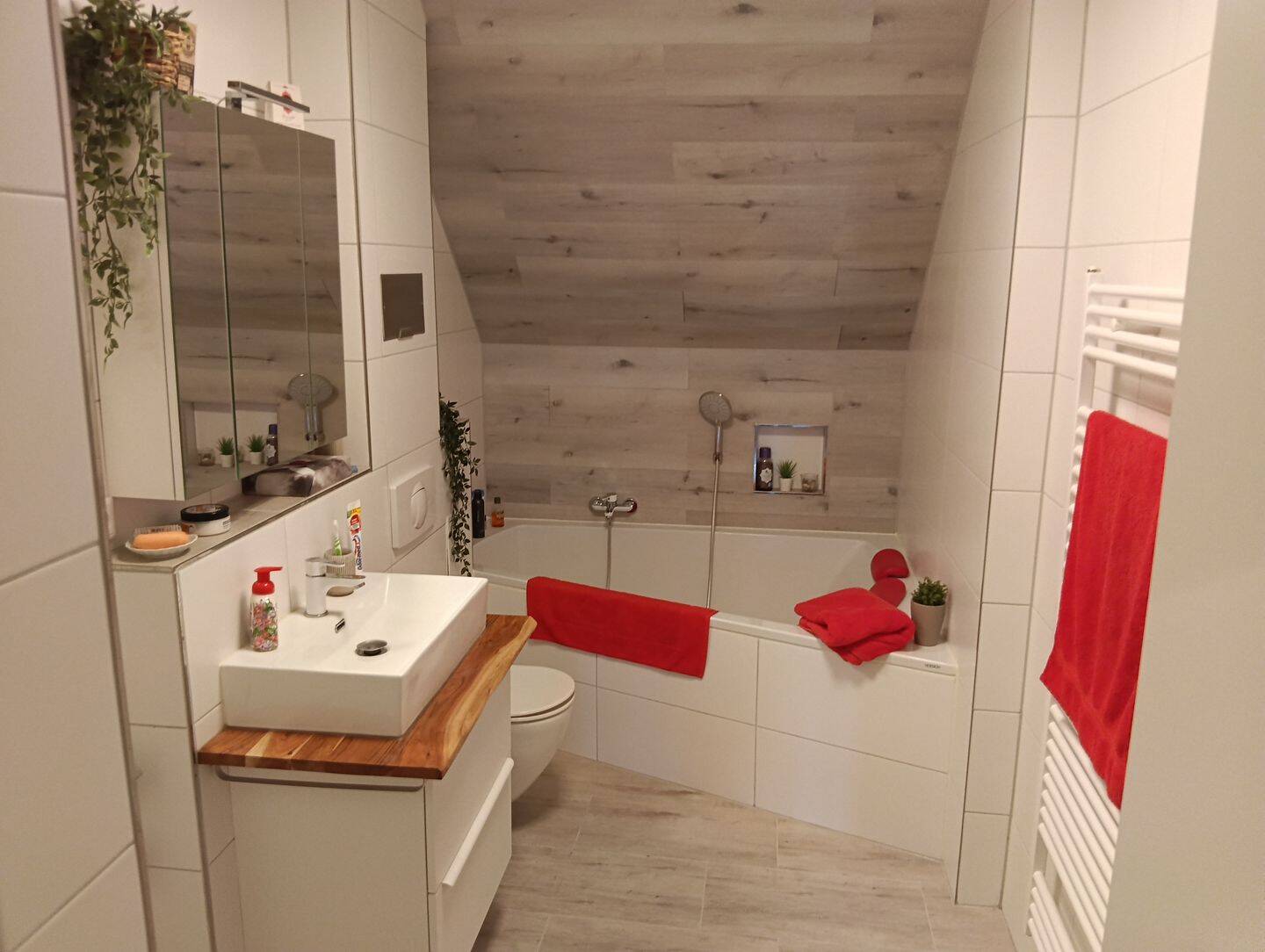 Stilvolle DG-Wohnung mit Diner-Küche und luxuriösem Wellness-Bad. – Leipzig – Vorschaubild 5