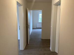 Wo das Leben so spielt - sanierte 2-Zimmer-Wohnung, ab dem 12.06.2026 anmietbar! – 23560 Lübeck – Vorschaubild 2