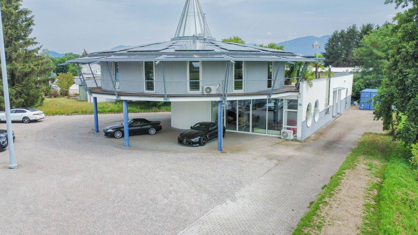 Vielseitig nutzbares Wohn-und Geschäftshaus im Gewerbegebiet von Bühl – Bühl – Bild 1 von 9