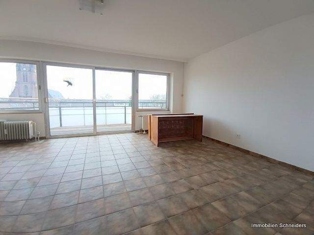 Krefeld-City, Ostwall 71 - 2 Zimmer-Wohnung im 5.OG mit 2 Balkonen und Aufzug für max. 2 Personen zum zeitnahen Einzug !! – Krefeld – Vorschaubild 3