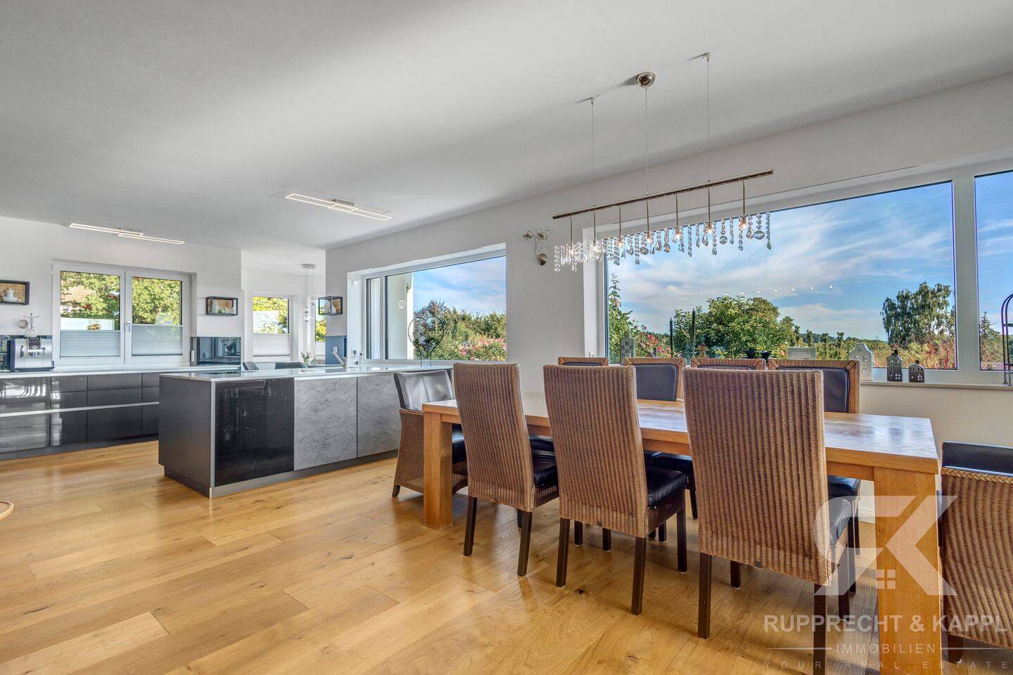 *Neuwertige Villa mit Weitblick, 9 Zimmern, Toplage und luxuriöser Ausstattung in Kümmersbruck* – Kümmersbruck – Vorschaubild 6