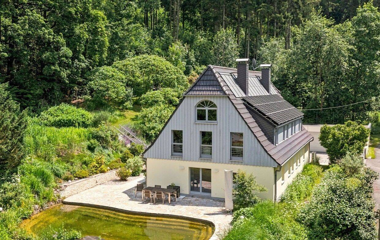 Wohntraum am Waldrand- großzügiges Einfamilienhaus mit idyllischem Garten