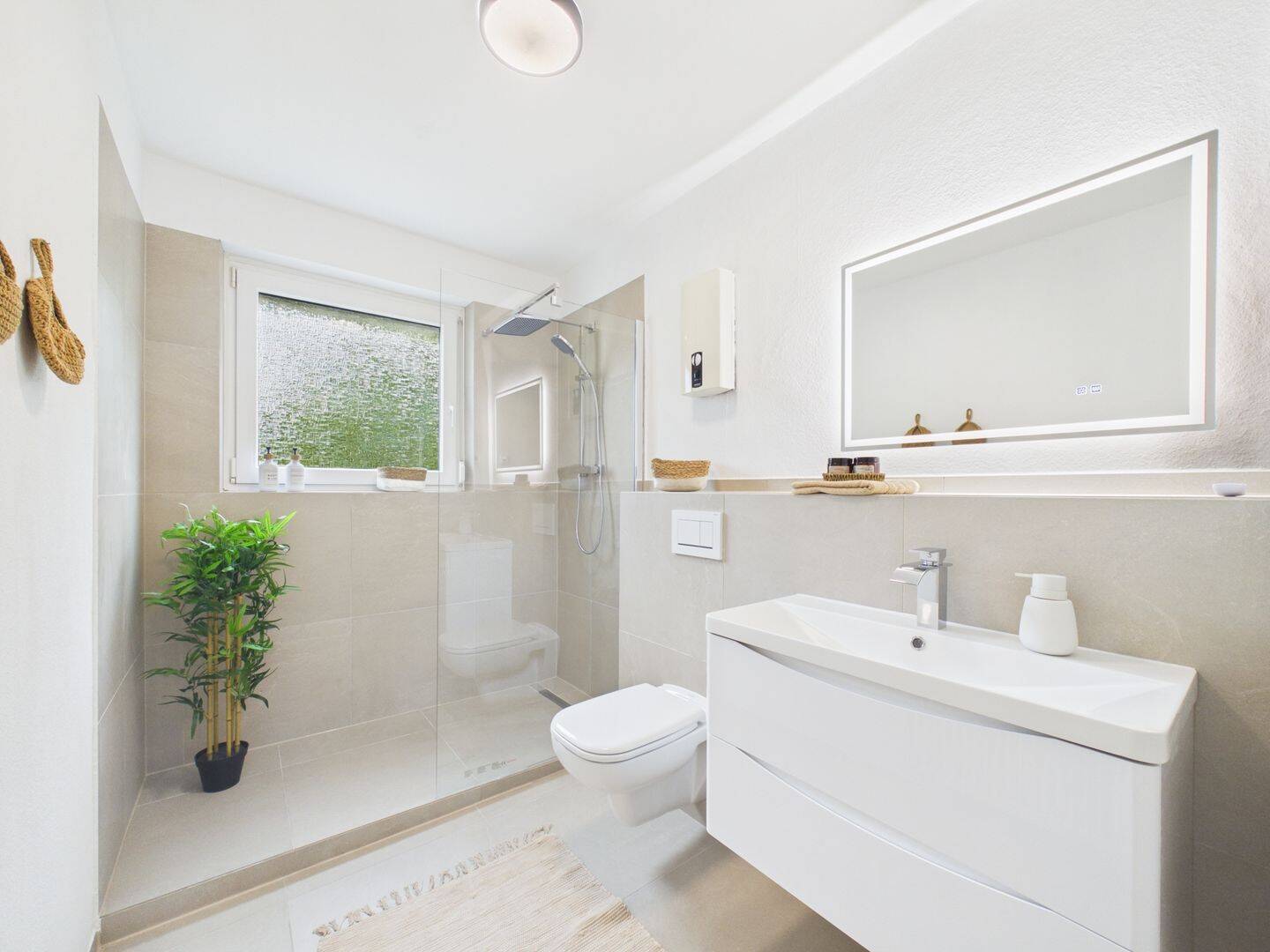 PROVISIONSFREI, 3 Zimmer Wohnung mit Balkon, neuem Bad und eigenem Parkplatz, unvermietet u. modern. – Braunschweig – Vorschaubild 5