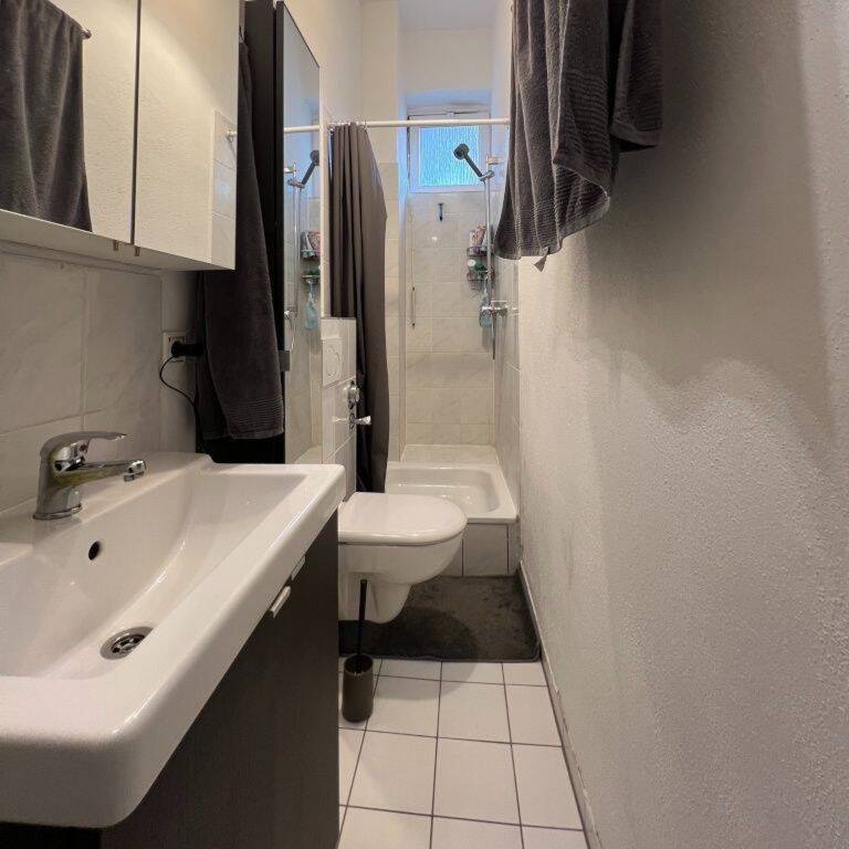 Zentral & ruhig: Altbauwohnung mit Einbauküche im Jungbusch – Mannheim – Vorschaubild 7
