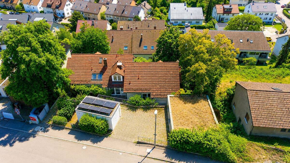 Wohnen mit Garten in besonderer Hanglage – 2,5-Zimmer-Wohnung in Stuttgart-Vaihingen – 70569 Stuttgart – Bild 1 von 9