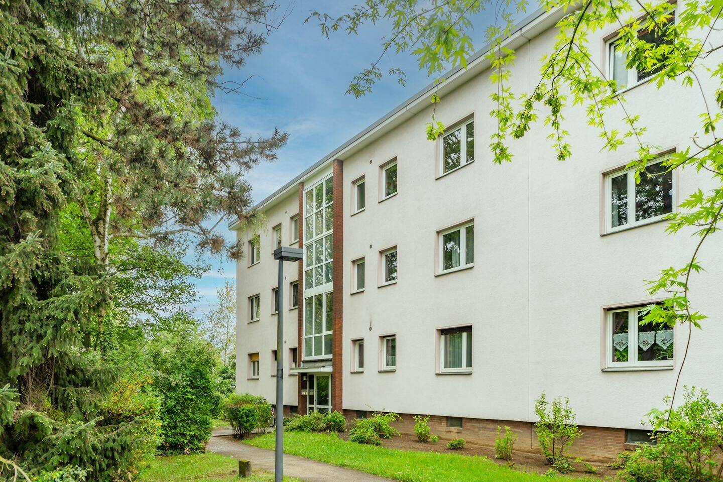 Ready-to-occupy 2-room apartment with west-facing balcony – Berlin – Vorschaubild 2