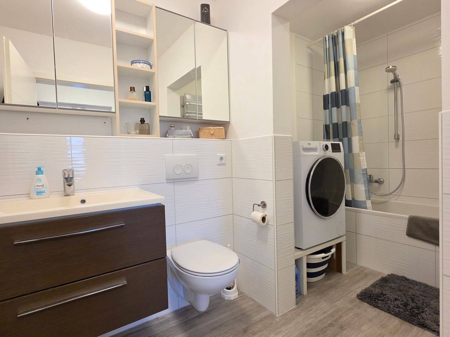 Moderner Bungalow aus dem Baujahr 2019 mit 2 Garagen! – Rödental – Vorschaubild 8