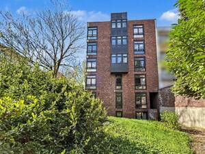 Großzügige 5-Zimmer-Eigentumswohnung mit ca. 108 m² und viel Gestaltungspotenzial in Mönchengladbach – 41236 Mönchengladbach – Vorschaubild 2