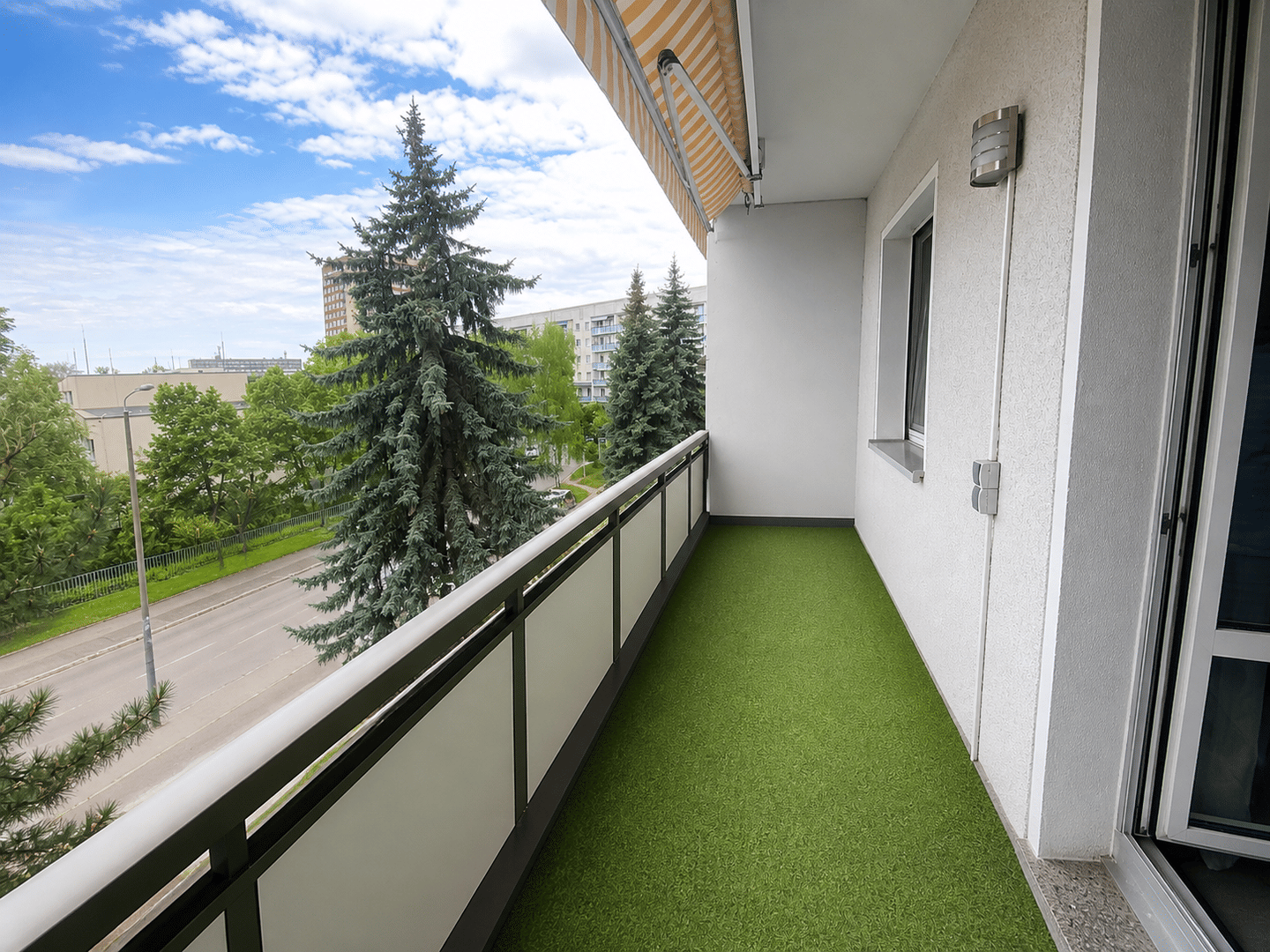 Attraktive, demnächst frei werdende Eigentumswohnung mit Balkon und schönem Grünblick – Leipzig – Vorschaubild 2