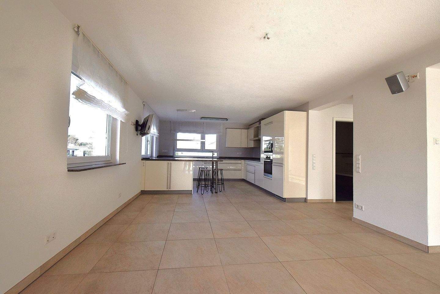 Luxuriöser Familientraum mit XL-Sonnenbalkon im Heilbronner Osten – Heilbronn – Vorschaubild 6