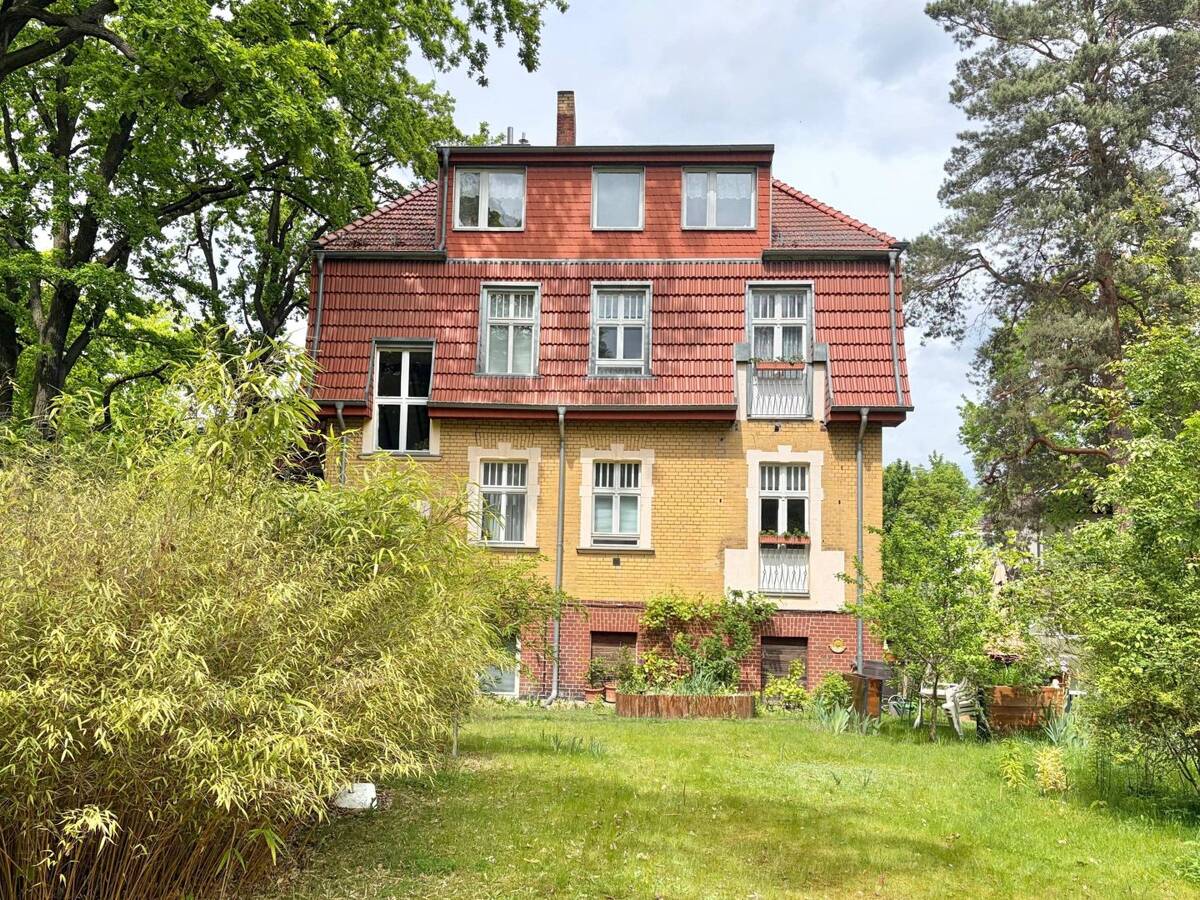 Historische Villa mit Entwicklungspotenzial auf großzügigem Grundstück in Wendenschloß – 12557 Berlin – Bild 1 von 9