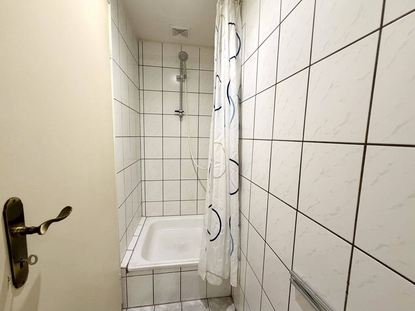 Klein aber fein! Gepflegte 2-Zimmer Dachgeschosswohnung mit Einbauküche! – Mönchengladbach – Vorschaubild 8