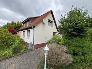 Bestandsdoppelhaushälfte auf 1058qm Grundstück in ruhiger Gegend von Magdeburg