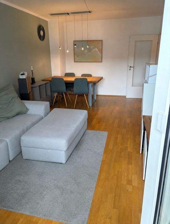 Düsseldorf-Stadtmitte - super geschnittene 91 qm - 3 Zimmer - 2. OG ohne Aufzug - großer Balkon zur Hausrückseite