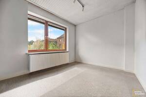 Bremen - Lindenhof | Sanierungsbedürftiges Reihenendhaus mit Anbau & 2 Garagen – 28237 Bremen – Vorschaubild 3