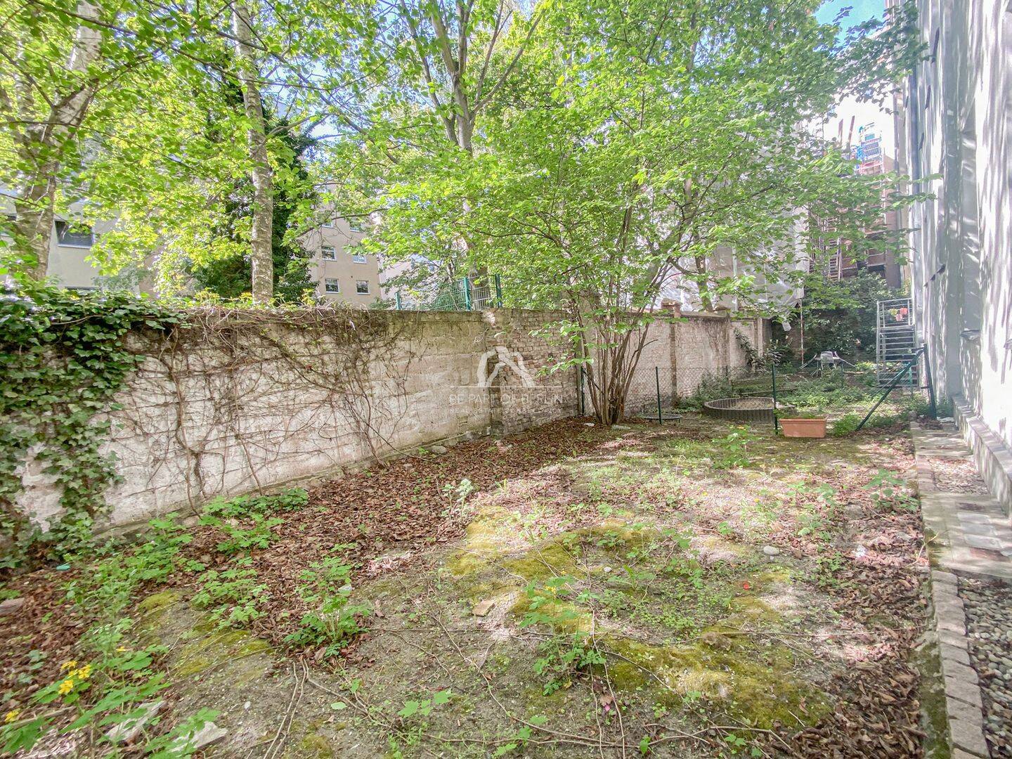 EINMALIGE GELEGENHEIT! GROßZÜGIGE & INTERESSANTE ALTBAUWOHNUNG MIT CA. 48 m² GARTEN! PROVISIONSFREI! – Berlin – Vorschaubild 9