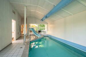 modernisiertes Ferienhaus mit Pool in Strandlage – 23570 Lübeck – Vorschaubild 8