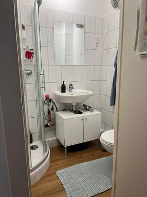Freundliche Wohnung mit Balkon in zentraler Wohnlage – 22089 Hamburg – Vorschaubild 6