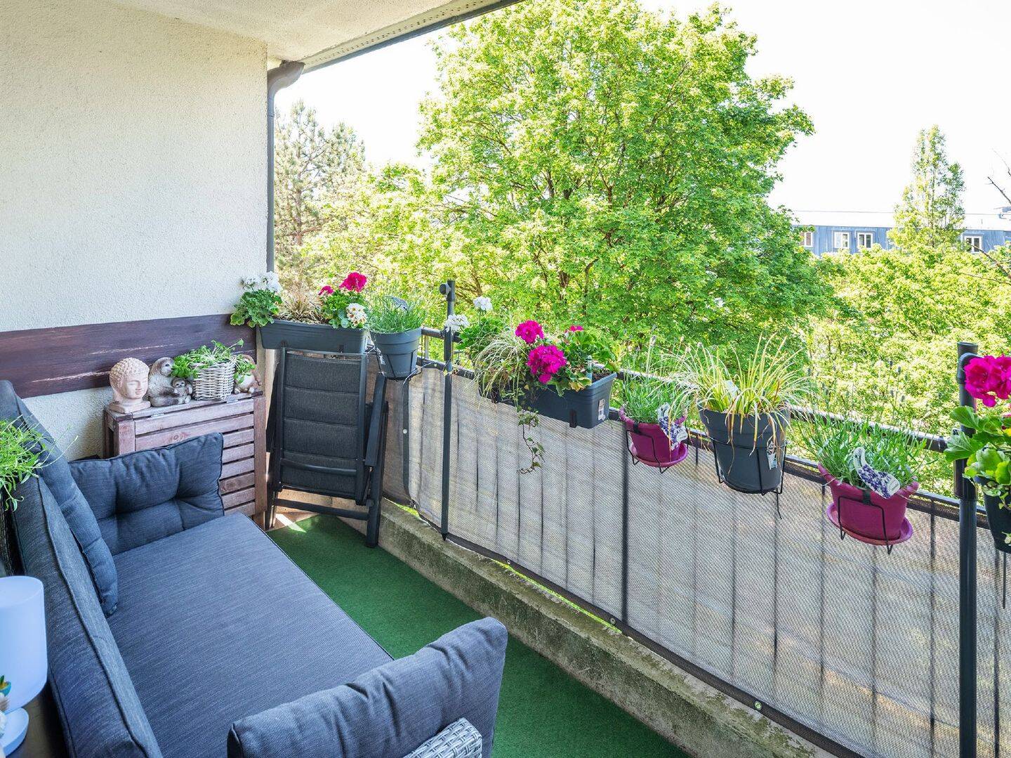 MAIER - 3,5 Zimmer-Dachgeschosswohnung mit Westbalkon, EBK und Aufzug – München – Vorschaubild 3