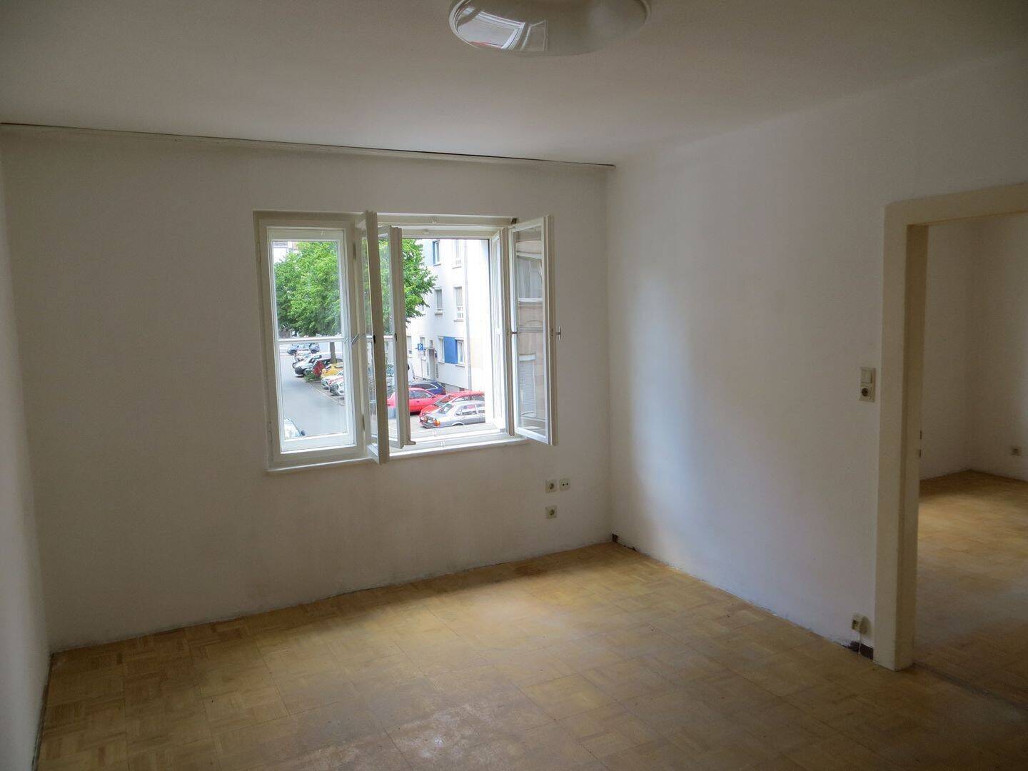 Helle 2-Zimmer-Wohnung mit Einbauküche – Nürnberg – Vorschaubild 4