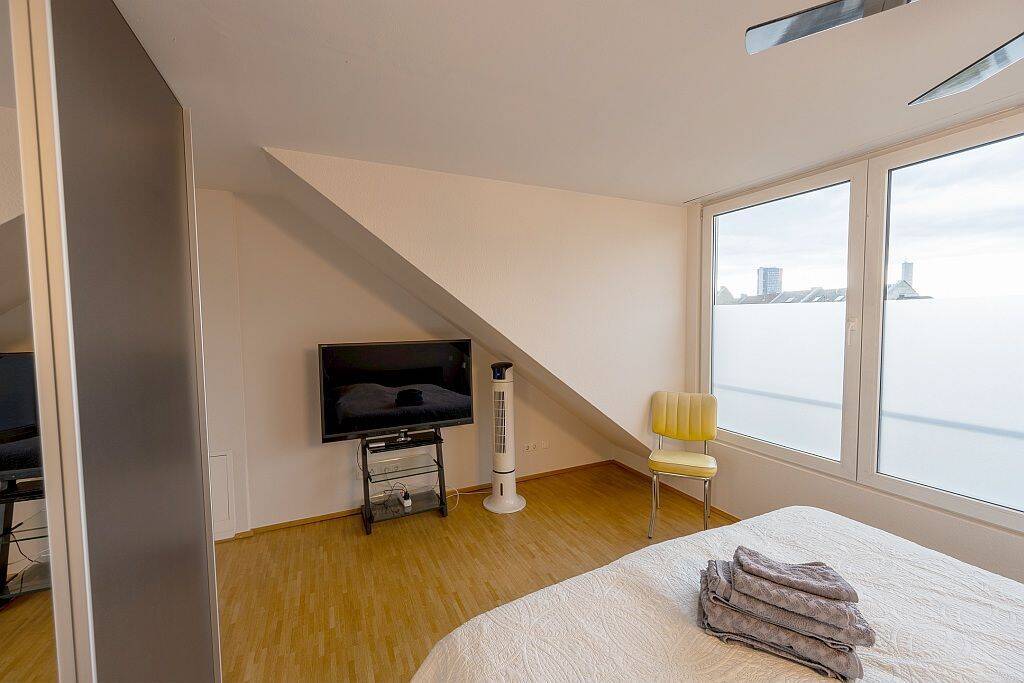 Großzügige Maisonette mit Balkon in Köln-Ehrenfeld - Video online – Köln – Vorschaubild 8