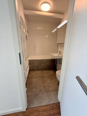 Blick auf den Olympiaturm! Frisch saniertes 1-ZI-Apartment am Schwabinger Tor - sofort bezugsfertig! – 80804 München – Vorschaubild 9