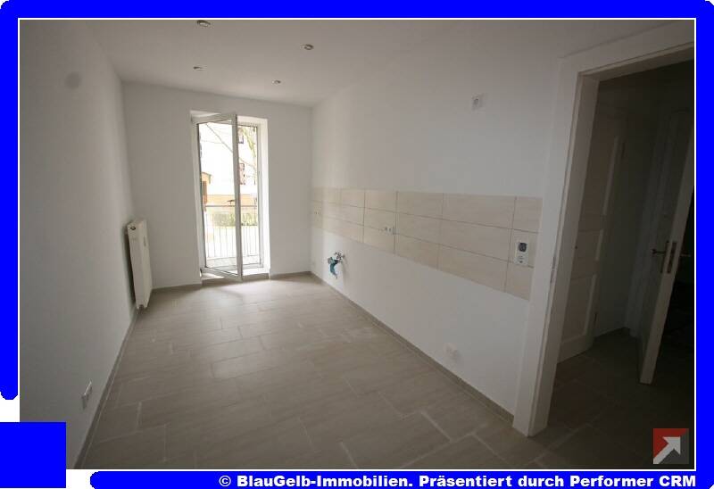 Hell & schicke Wohnung mit Balkon, tolle Ausstattung, Pkw-Stellplatz im Hof
