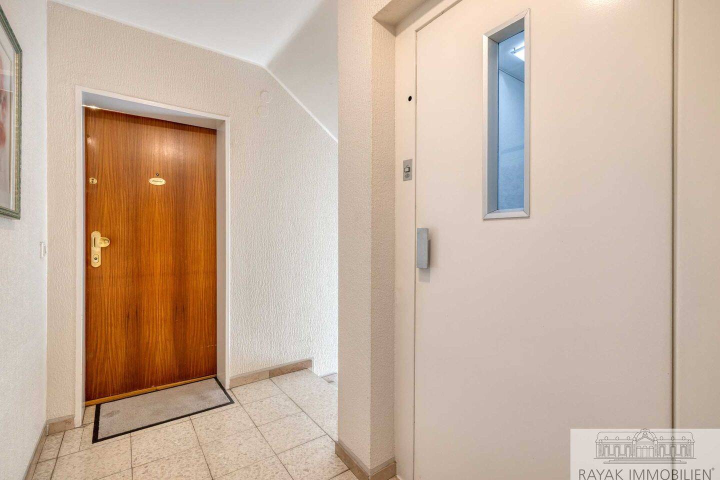 Moderne 3,5 Zimmer Wohnung mit zwei Balkonen und Wellnessbereich – Düsseldorf – Vorschaubild 5