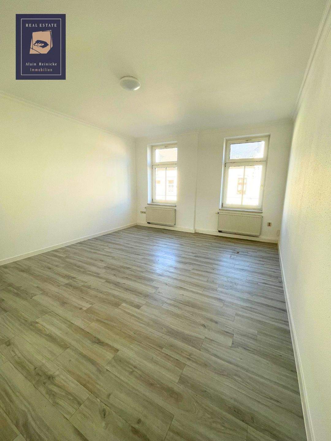 helle 3 Raum-Wohnung mit Stellplatz & kleinem Garten – Chemnitz – Vorschaubild 4