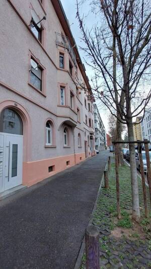 Sonnige 2-Zimmer Altbauwohnung mit Flair und viel Potential
