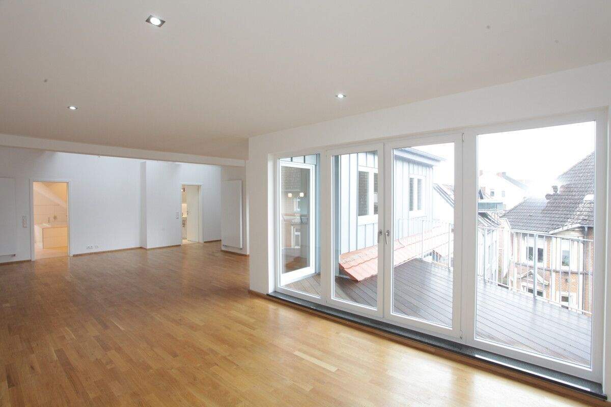 Hochwertig sanierte Dachgeschoss-Wohnung in zentraler Lage von Braunschweig – Braunschweig – Vorschaubild 7