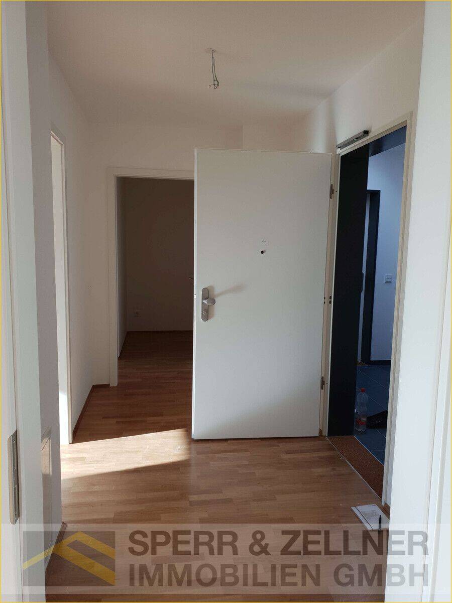 München/Ramersdorf - lichtdurchflutete 3-Zi.-Whg. im 4. OG mit zwei Dachterrassen – München – Vorschaubild 2