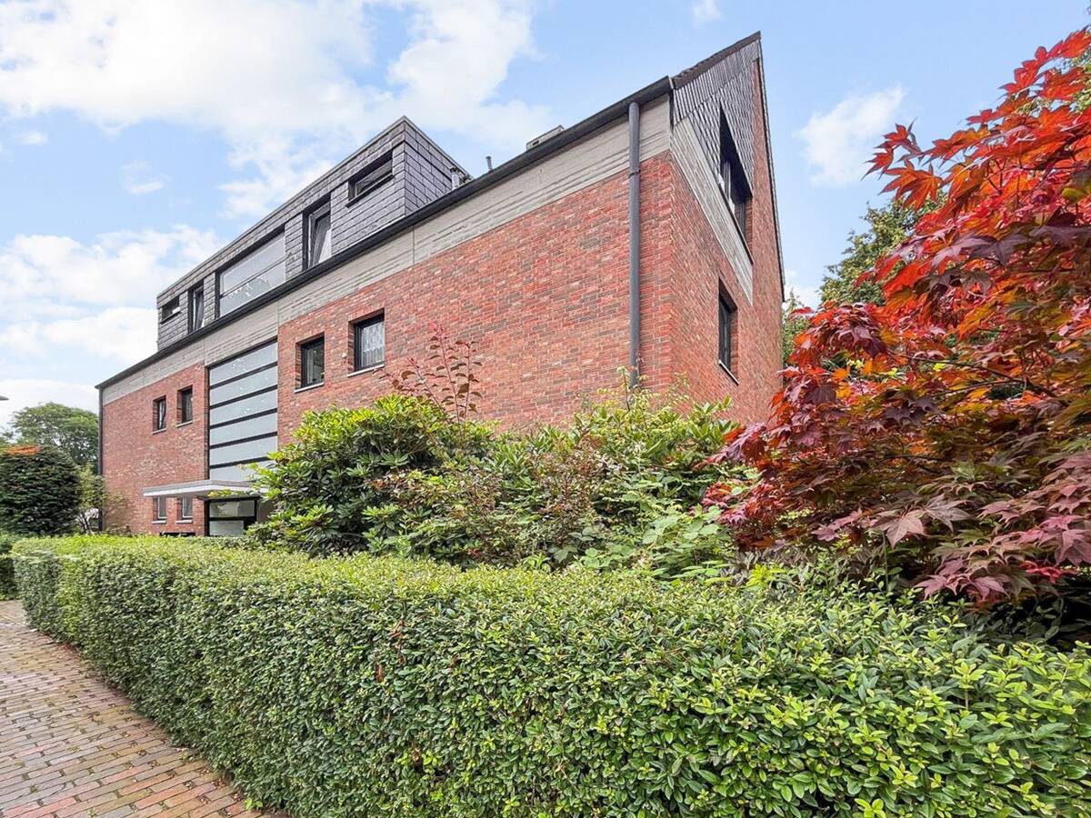 Lukratives Renditeobjekt - Attraktives 8-Parteien-Mehrfamilienhaus im beliebten Haareneschviertel – 26121 Oldenburg – Bild 1 von 9