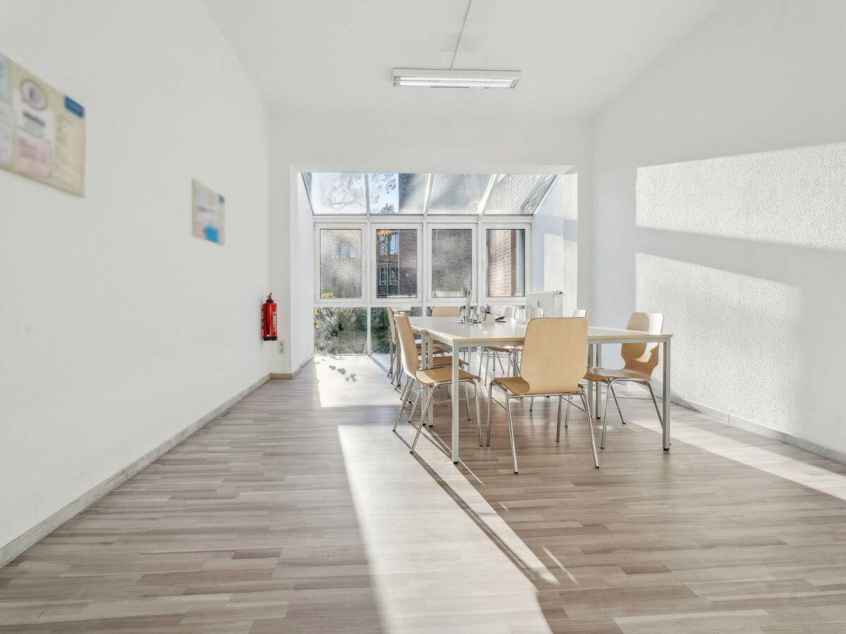 Großzügige 5-Zimmer-Wohnung mit genehmigte Umnutzung zu Wohnraum in zentraler Lage von Münster – 48151 Münster – Bild 1 von 9
