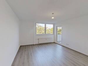 HELL & GEMÜTLICH - Charmante 3-Zimmer-Wohnung mit BALKON