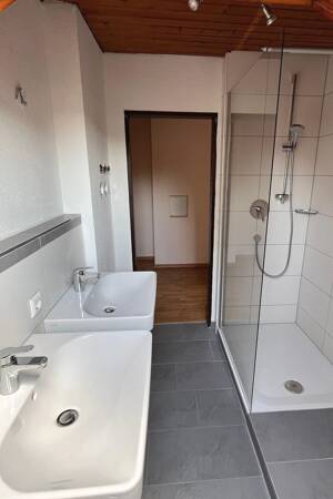 Gut geschnittene 3-Zimmer-Wohnung mit Balkon und 2 Stellplätzen – 70569 Stuttgart – Vorschaubild 9