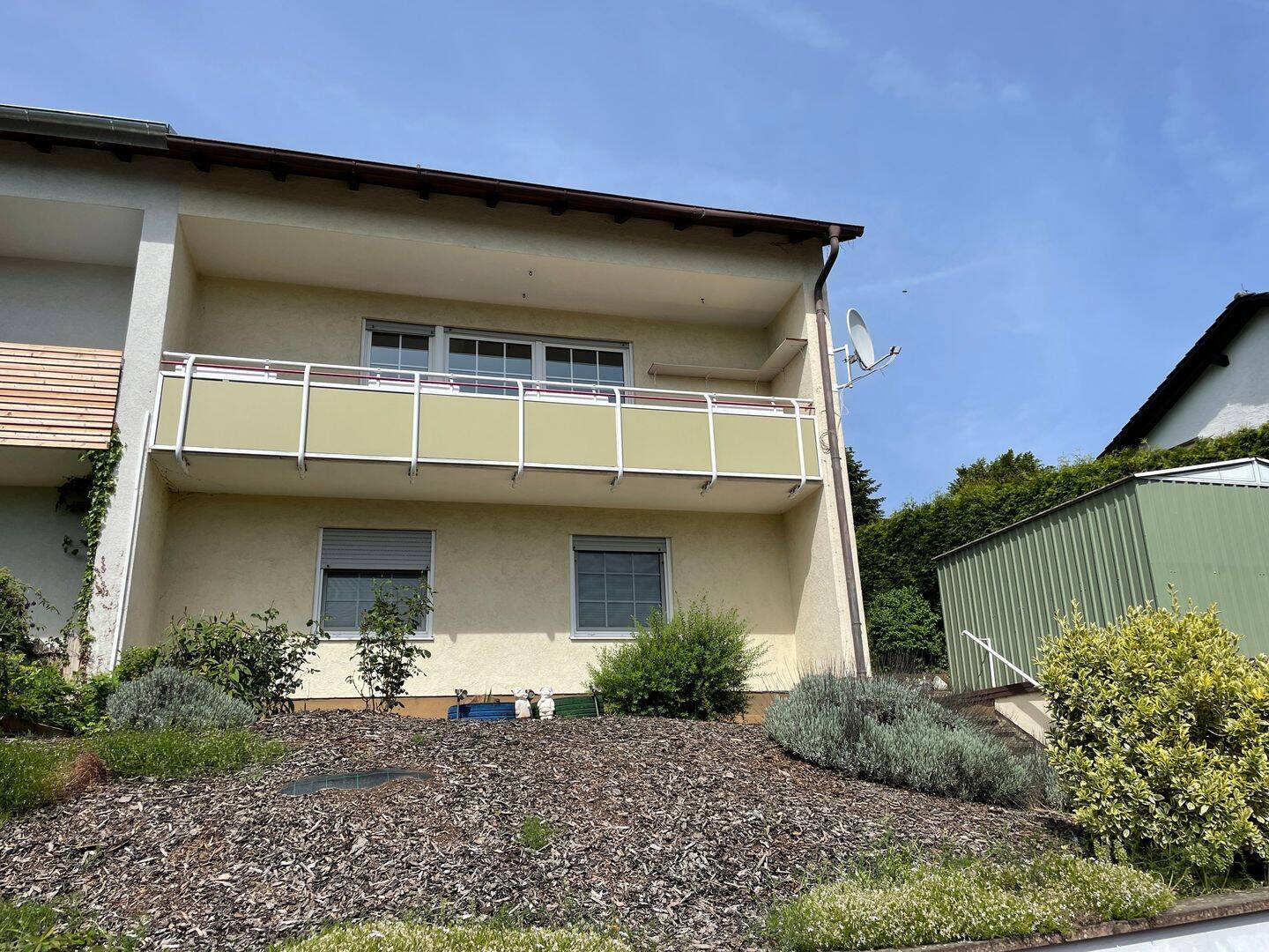 Helles, top gepflegtes EFH in Hanglage mit Garten in Obernburg – Obernburg am Main – Bild 1 von 9