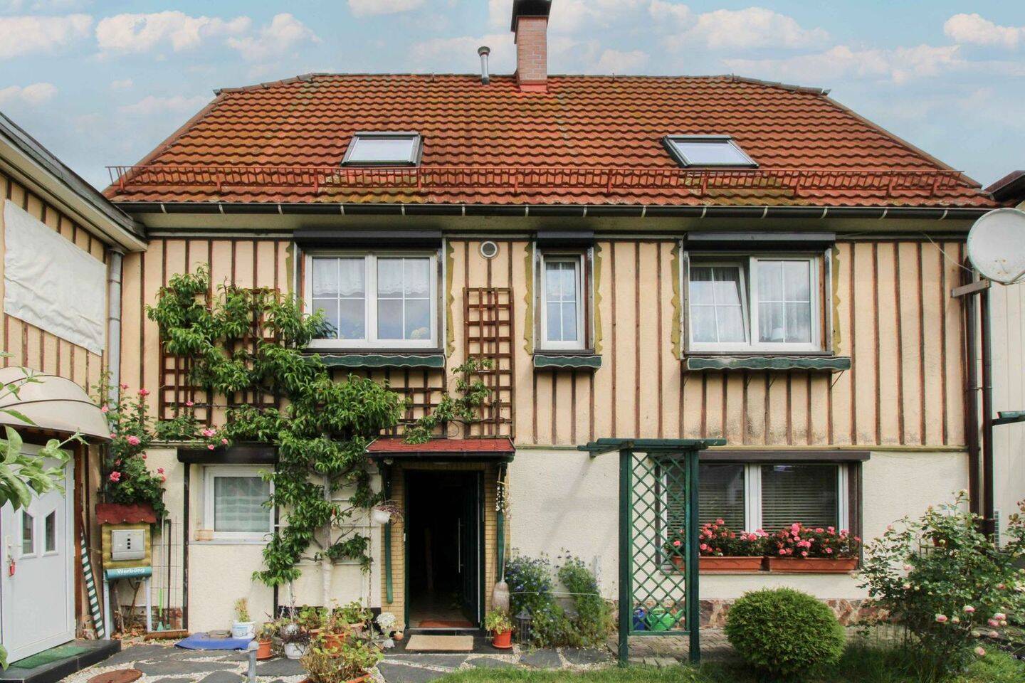 Wohnen und Arbeiten an einem Ort! EFH mit Werkhalle, Garten, und Garage – Chemnitz – Vorschaubild 2