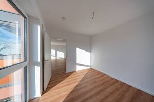Neubauwohnung mit Fußbodenheizung im Erstbezug / WBS 180 erforderlich – 13599 Berlin – Vorschaubild 6