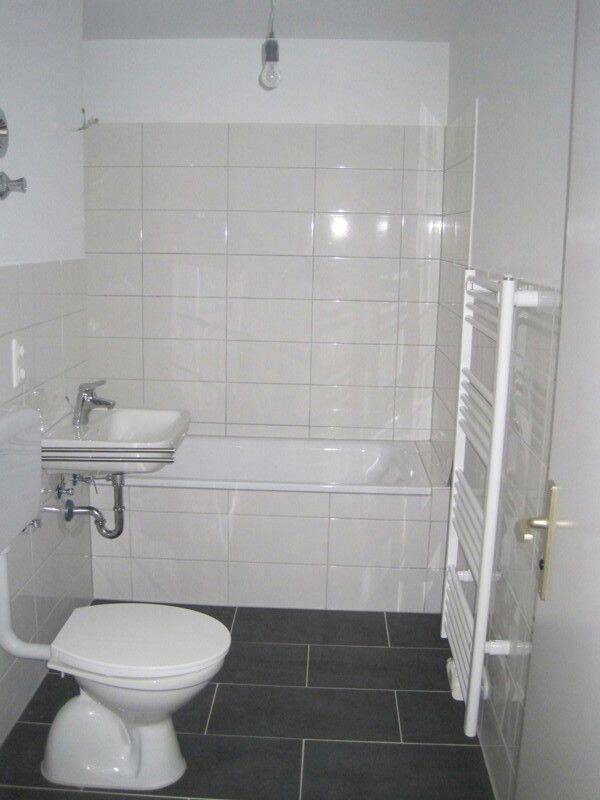 Ihre neue Wohnung! Renovierte 3-Zimmer-Wohnung mir Balkon! – Ingolstadt – Vorschaubild 4